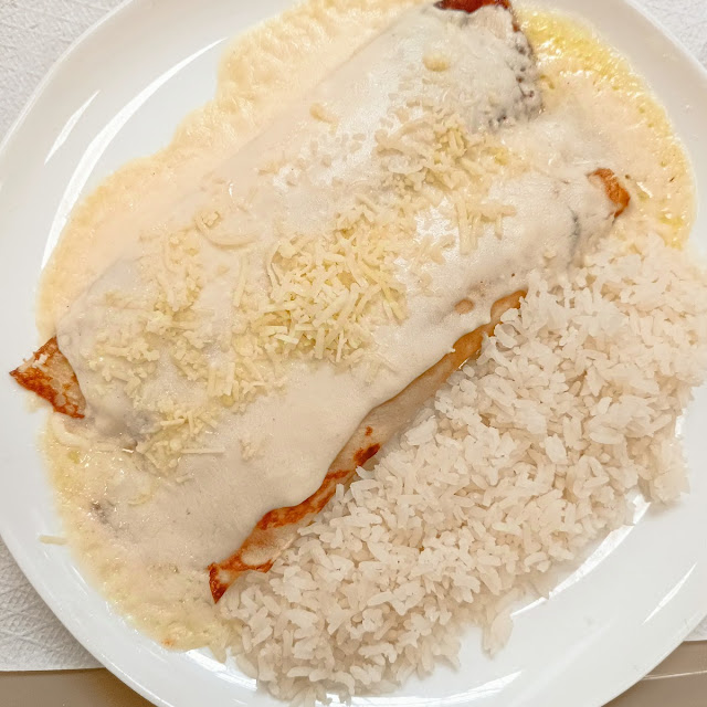 Panqueca de 3 Queijos Com Molho Branco