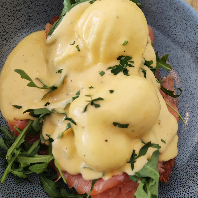Eggs Benny