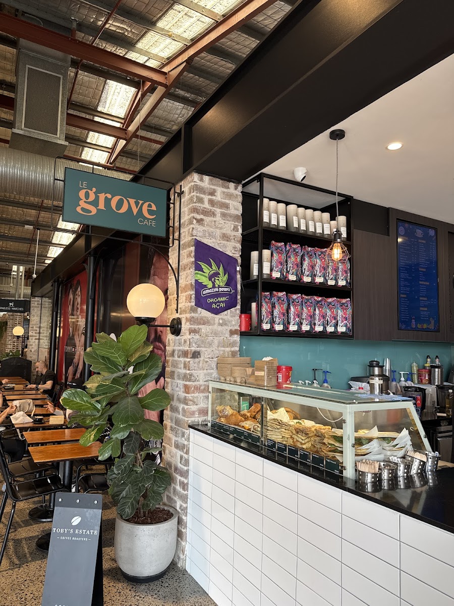 Le Grove Cafe