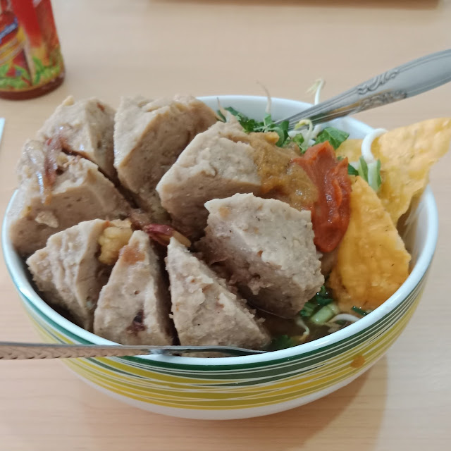 Mie Ayam Bakso Besar