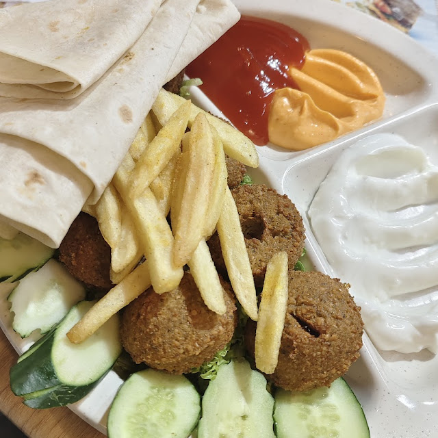 Falefel Platter Satisfaction