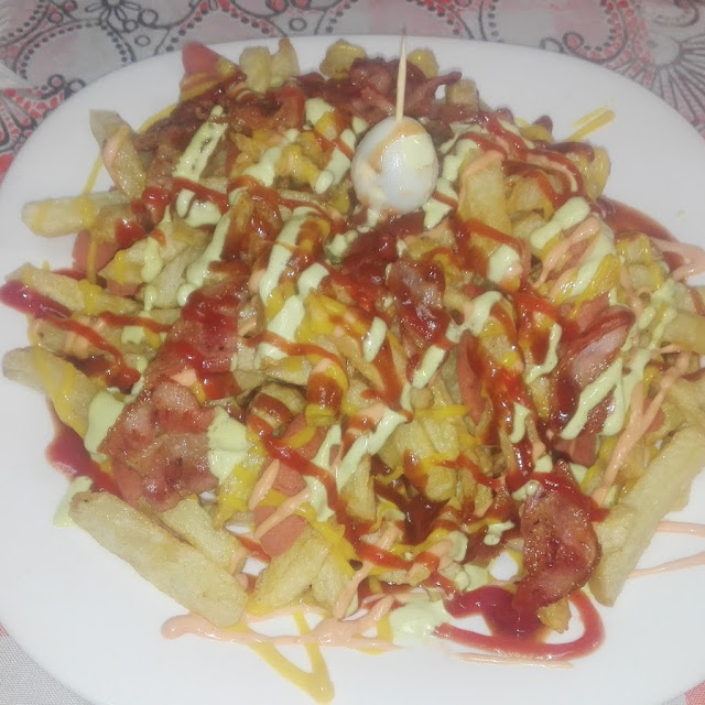 Salchipapas
