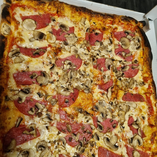Pizza Salami Pilze Doppelt Käse