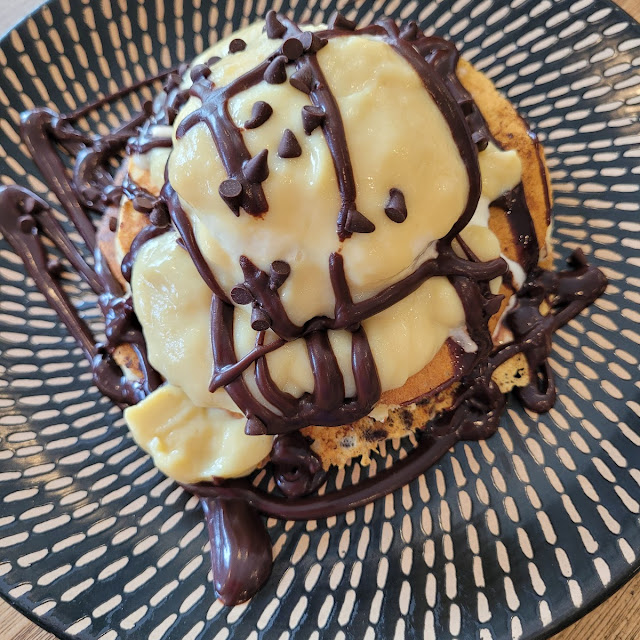 Banana Custard Pancake Special