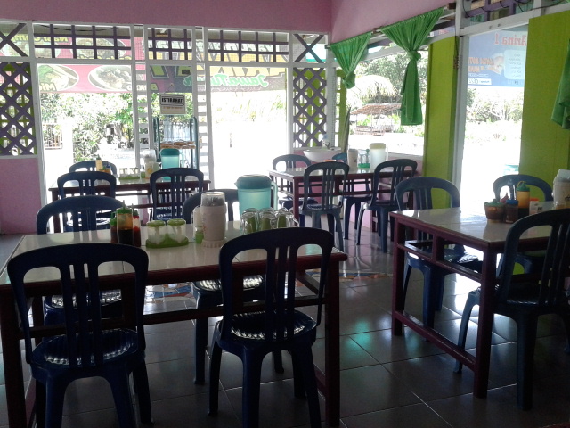 Waroeng Makan Arina 1