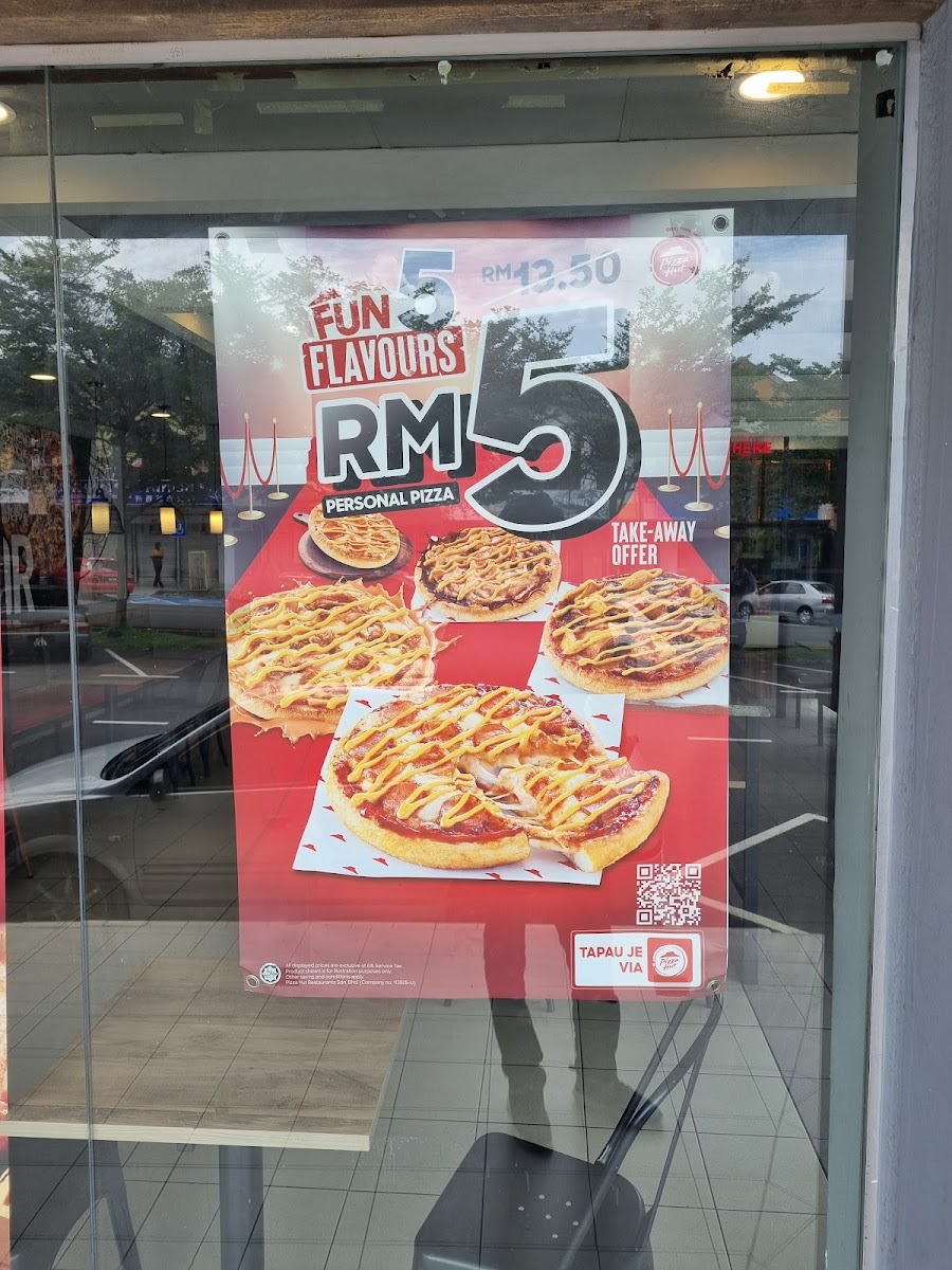 Pizza Hut Delivery Nilai Menu 4
