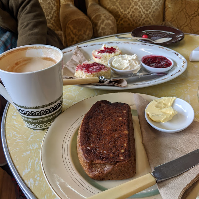 Toasted Banana Bread Large Flat White