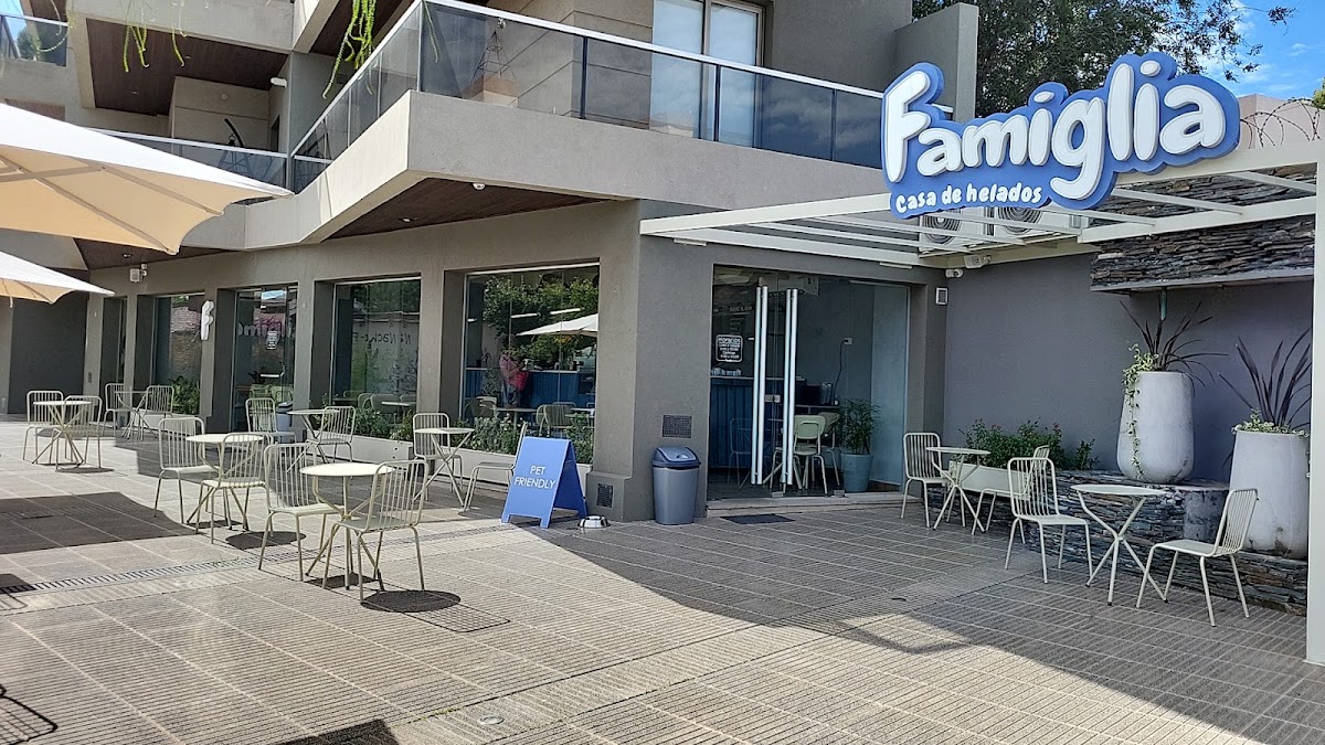Famiglia | Casa de helados & café en Jesús María