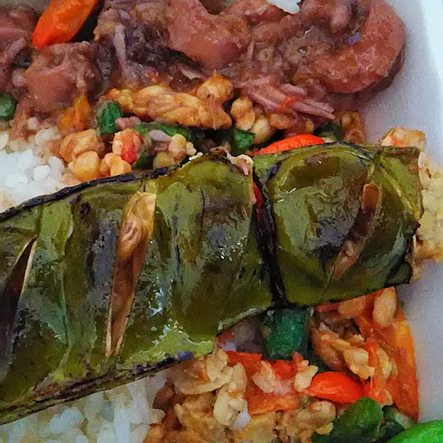 Lalapan Kubis Dan Timun