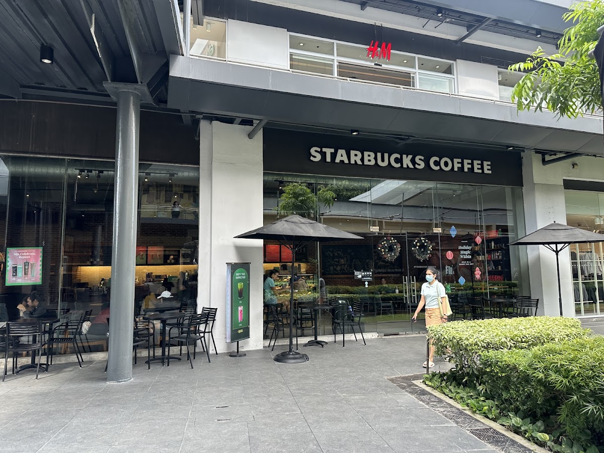 Starbucks UP Town Center