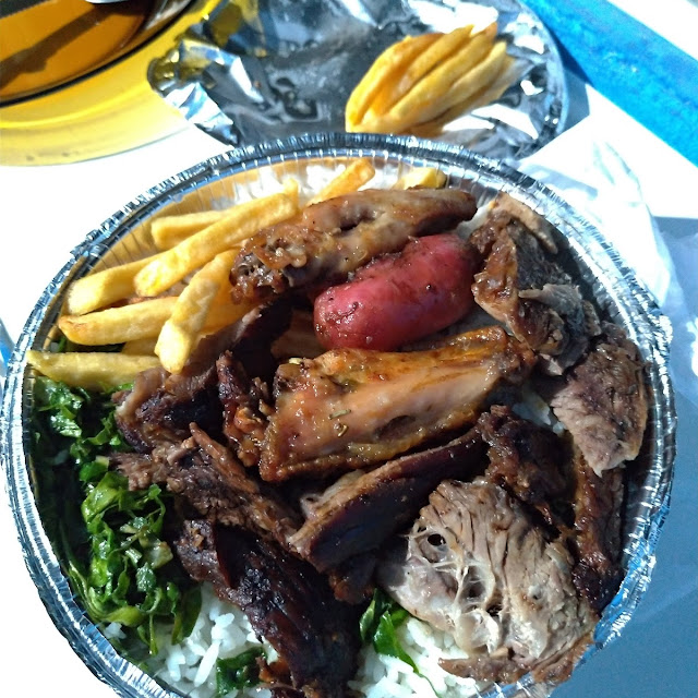Marmita Com Churrasco Variado Couve E Fritas
