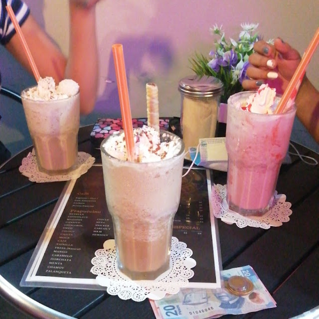 Frappe de Fresa Café Y Raffaelo