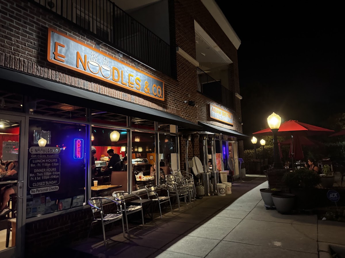E Noodles Asian Bistro