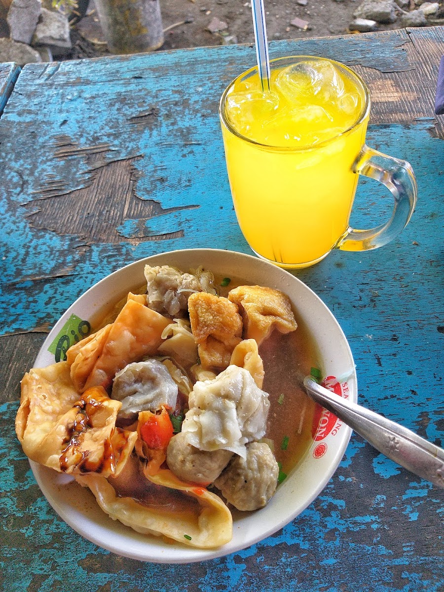 GIRAS warkop cantik