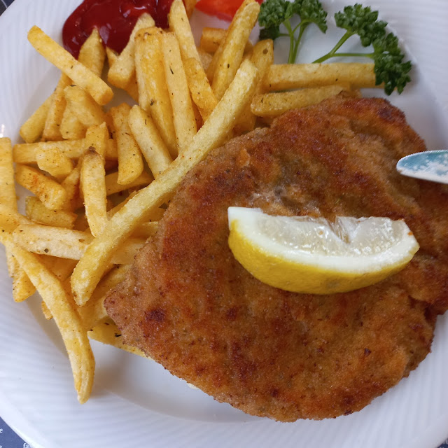 Cordon- Bleibt Mit Pommes