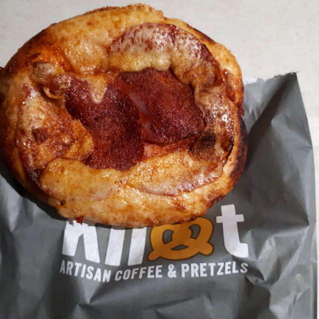 Chorizo Knot
