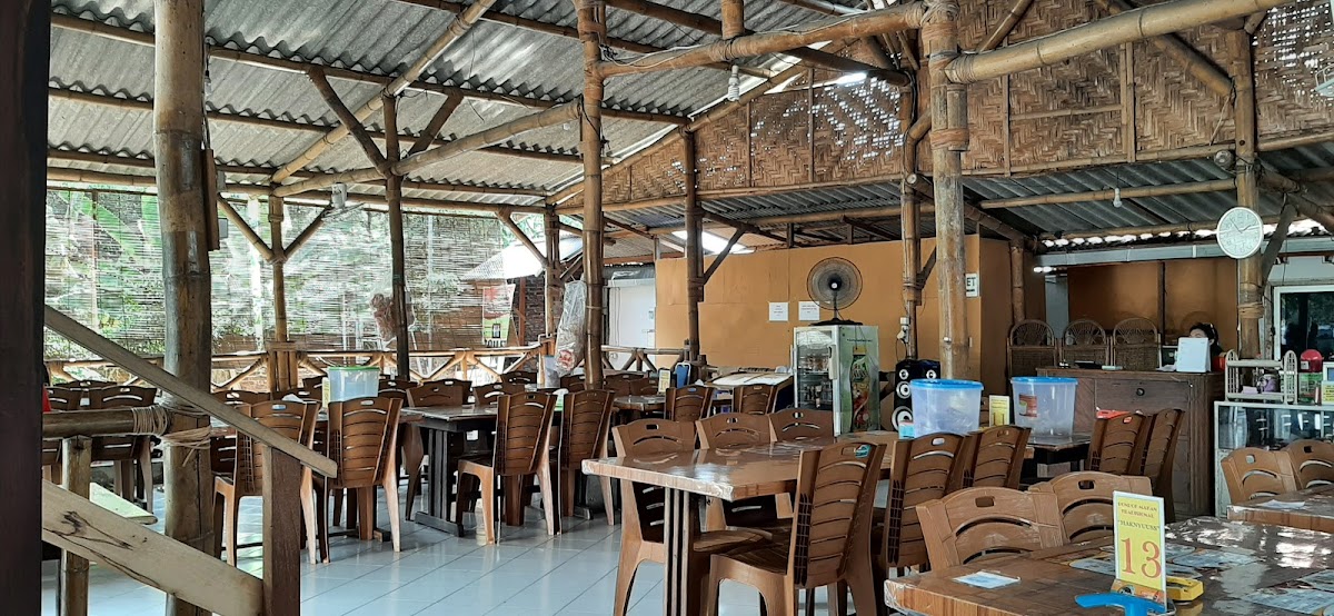 Mak Nyuuuss Pondok Makan Tradisional
