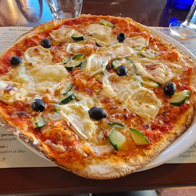 Pizza De Formatge De Cabra