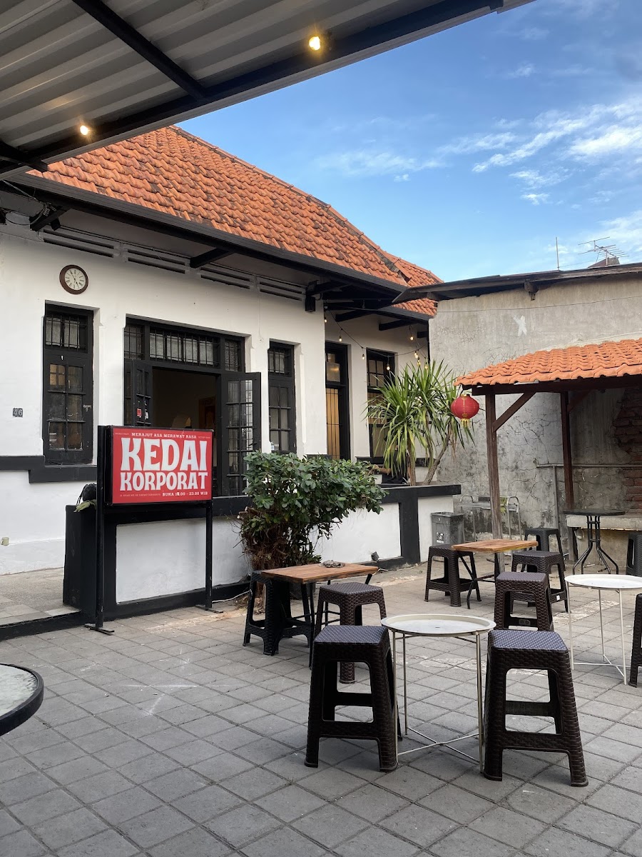 Kedai Korporat jl. Opak Darmo SBY