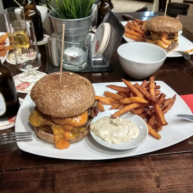 Double Bacon-Cheeseburger